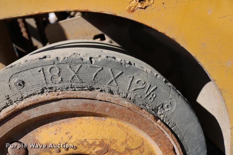 image for item DC7644 Caterpillar TC30 forklift