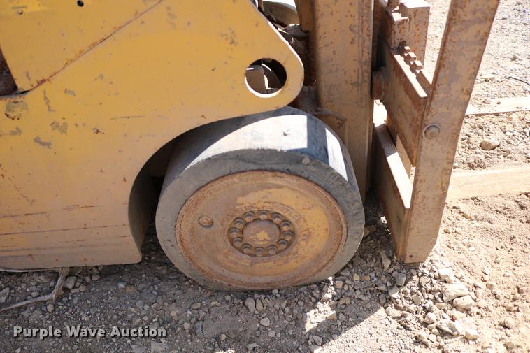 image for item DC7644 Caterpillar TC30 forklift