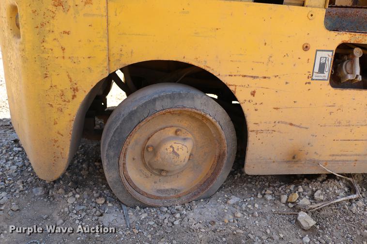 image for item DC7644 Caterpillar TC30 forklift