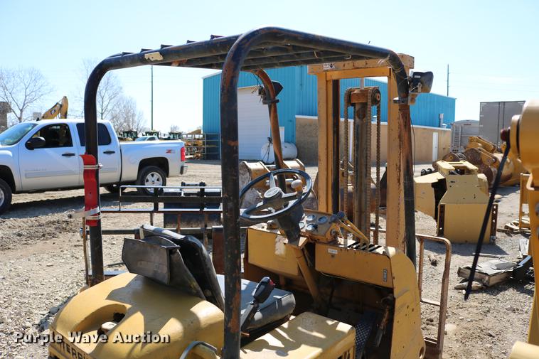 image for item DC7644 Caterpillar TC30 forklift