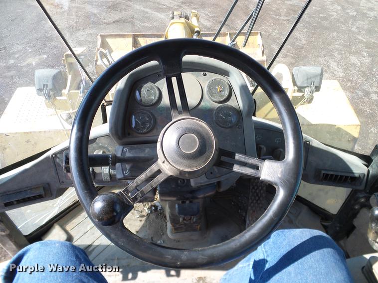 image for item DD1363 1999 Caterpillar 938G wheel loader