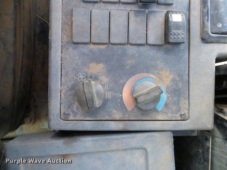 image for item DD1363 1999 Caterpillar 938G wheel loader