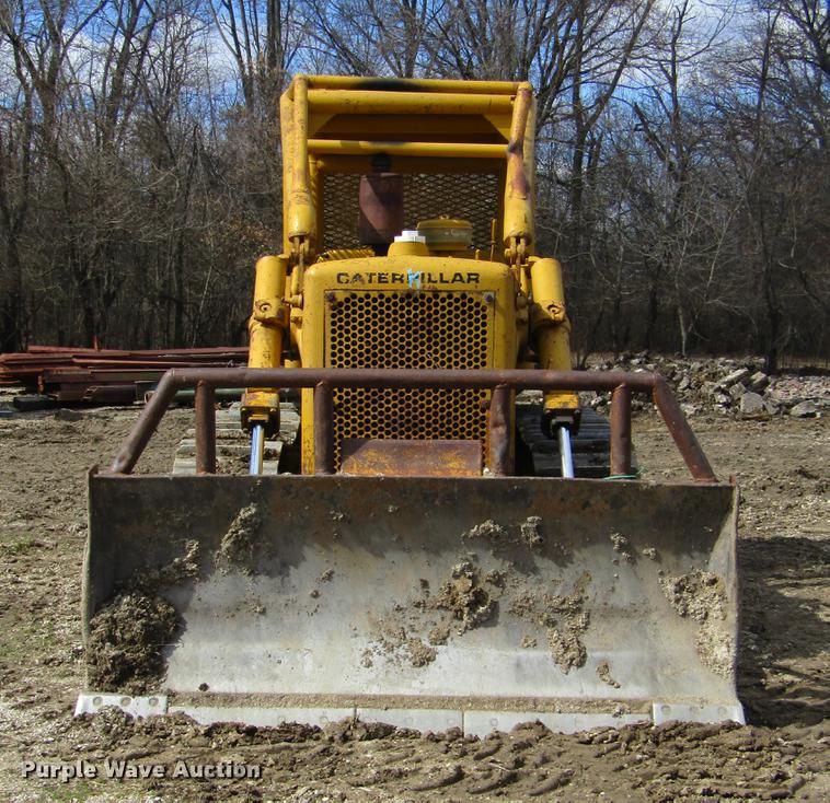 image for item DD2726 1965 Caterpillar D6B dozer