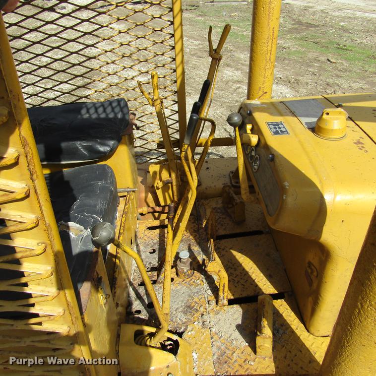 image for item DD2726 1965 Caterpillar D6B dozer