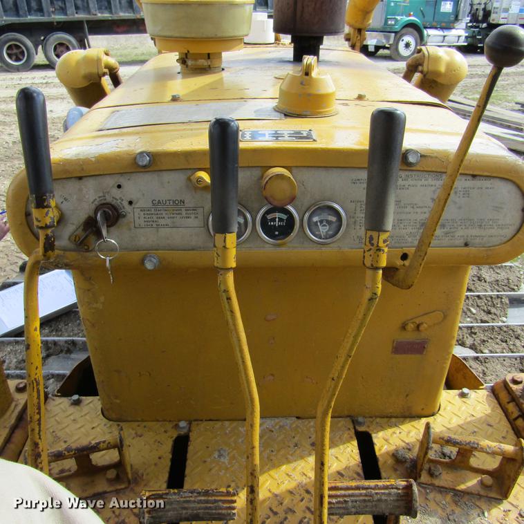 image for item DD2726 1965 Caterpillar D6B dozer