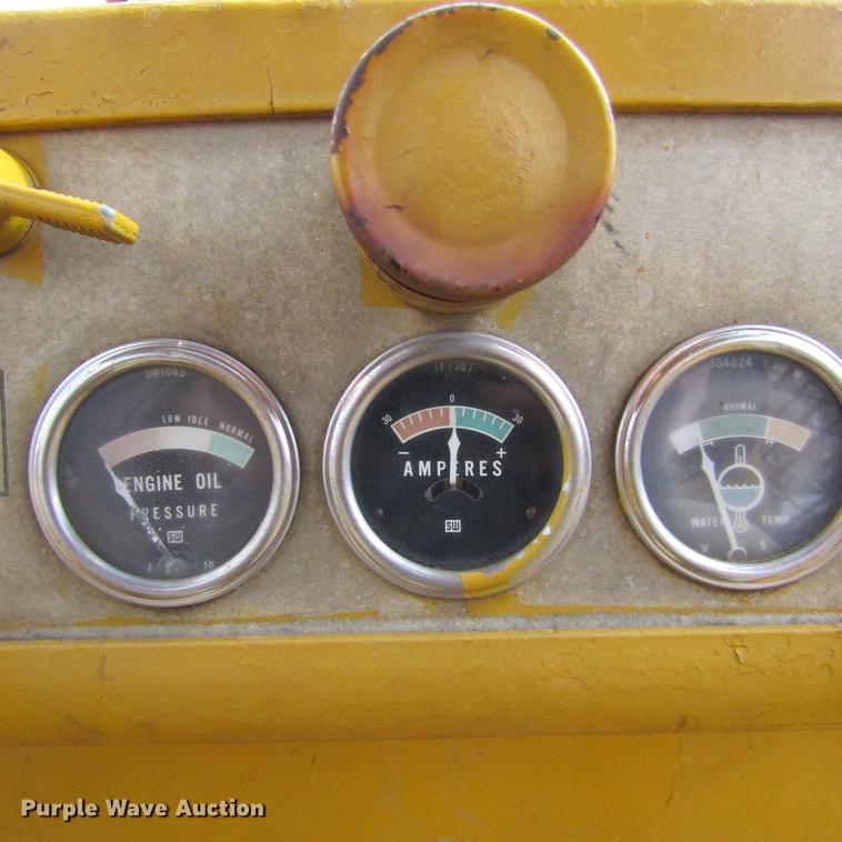 image for item DD2726 1965 Caterpillar D6B dozer