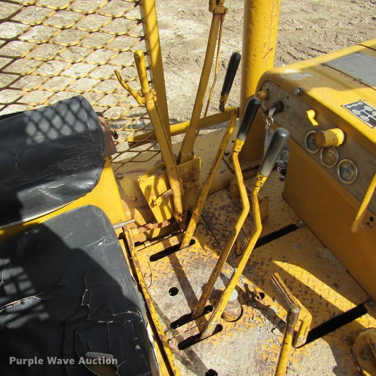 image for item DD2726 1965 Caterpillar D6B dozer