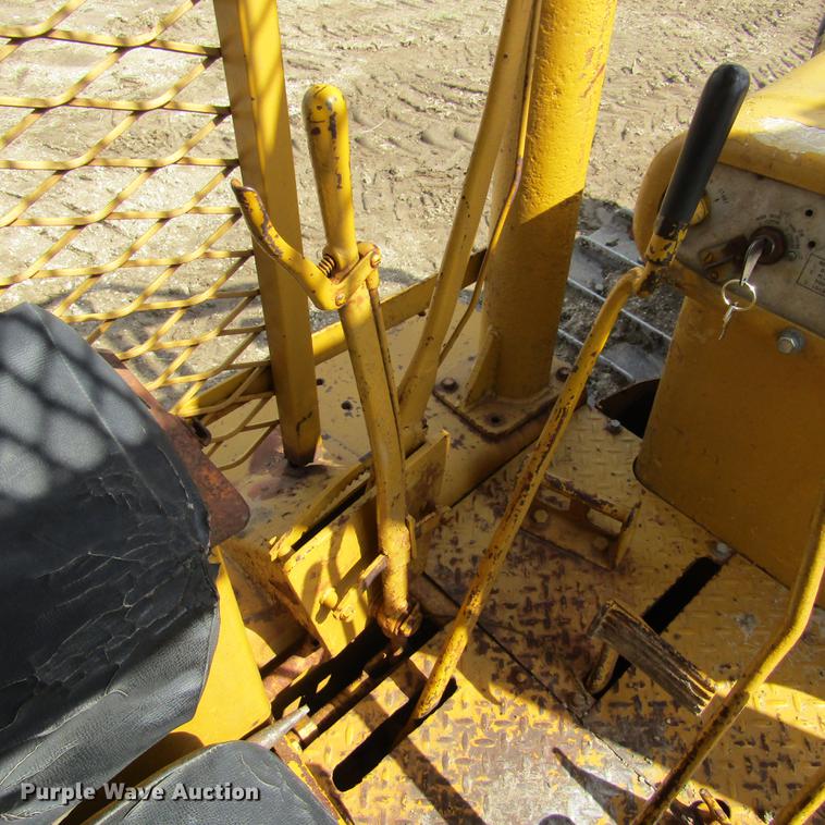 image for item DD2726 1965 Caterpillar D6B dozer