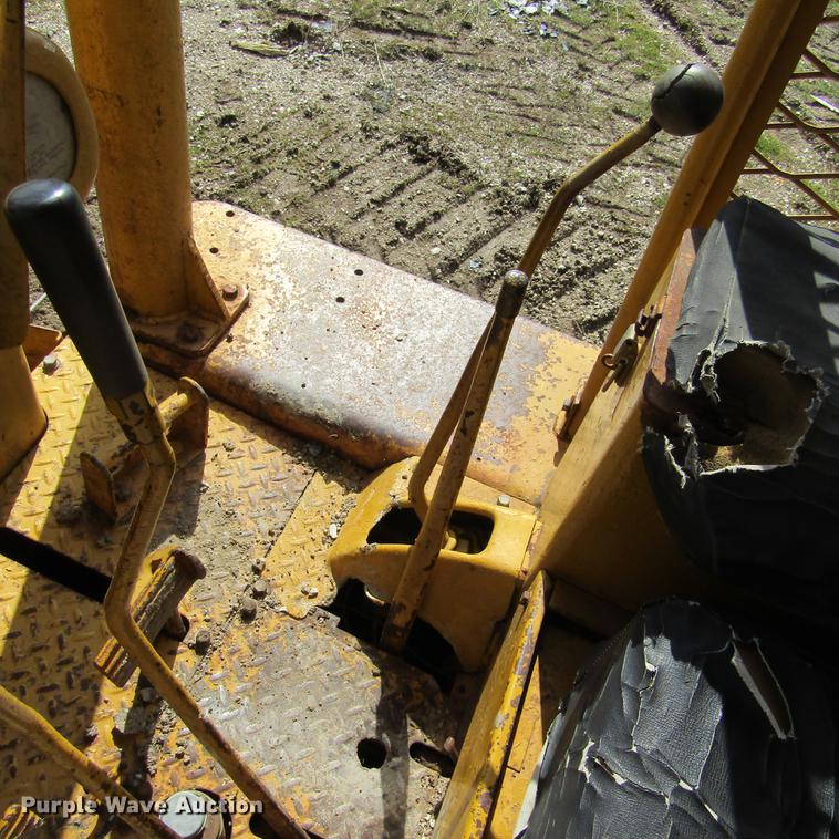 image for item DD2726 1965 Caterpillar D6B dozer