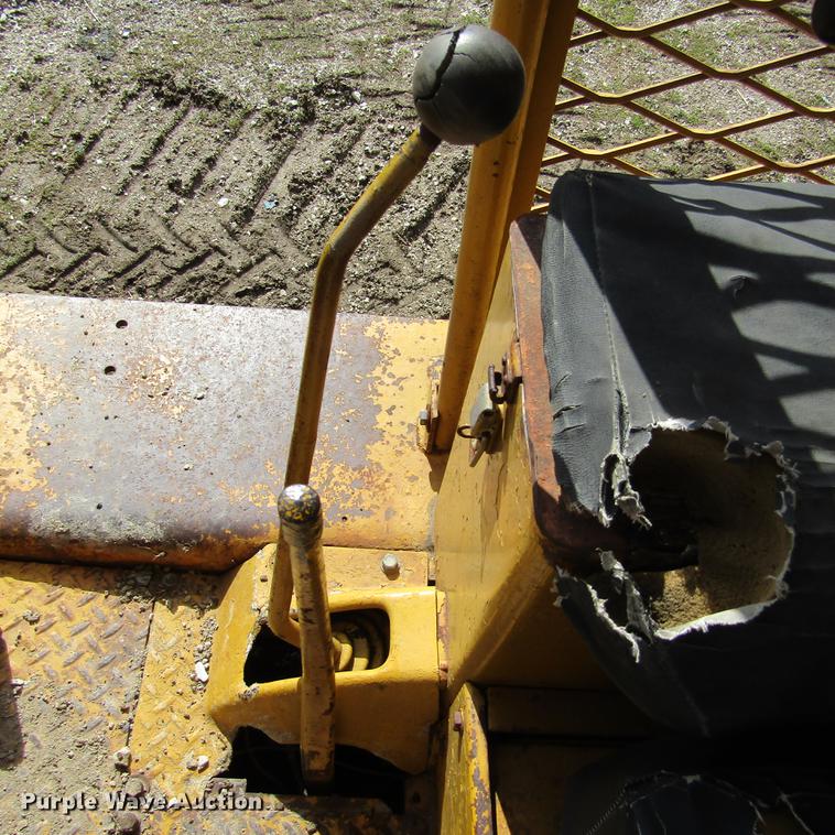 image for item DD2726 1965 Caterpillar D6B dozer