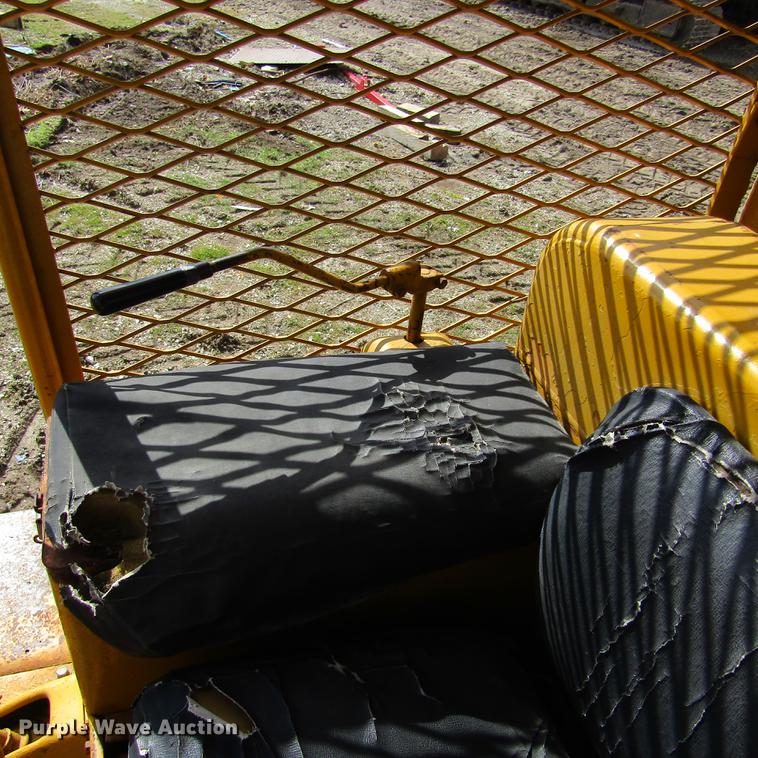 image for item DD2726 1965 Caterpillar D6B dozer