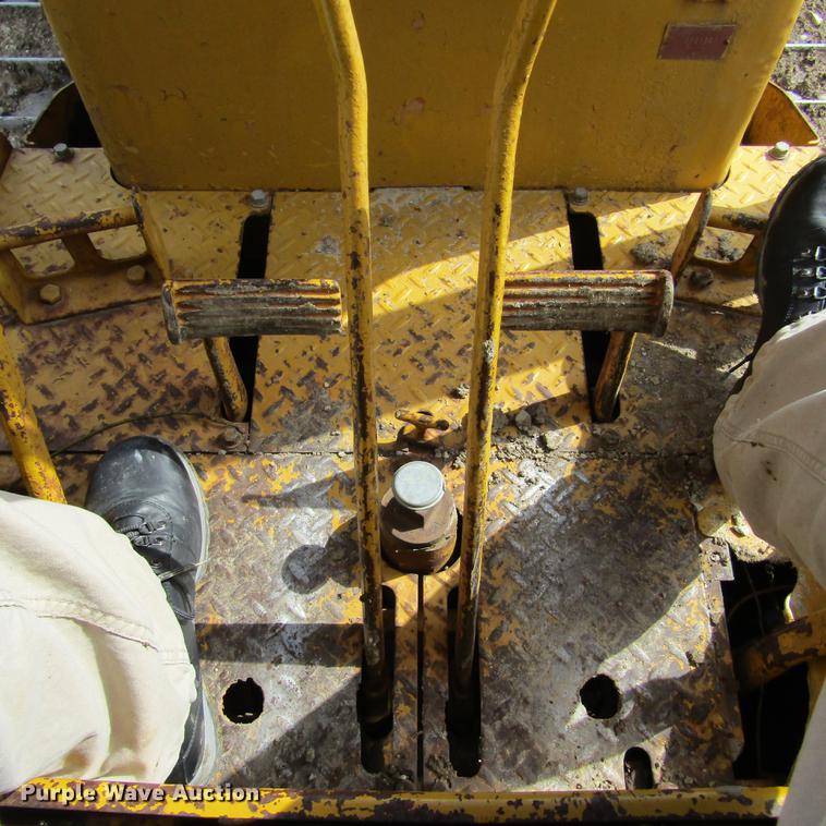 image for item DD2726 1965 Caterpillar D6B dozer