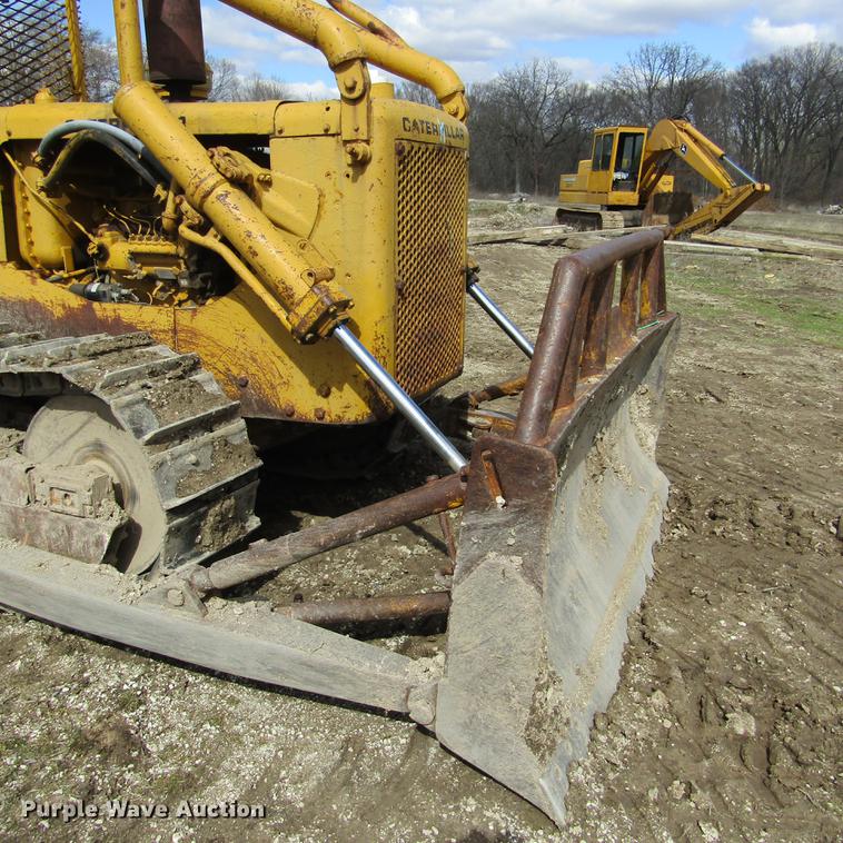 image for item DD2726 1965 Caterpillar D6B dozer