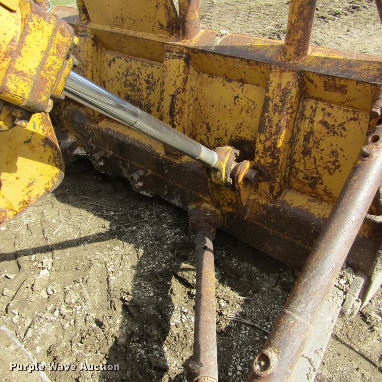 image for item DD2726 1965 Caterpillar D6B dozer