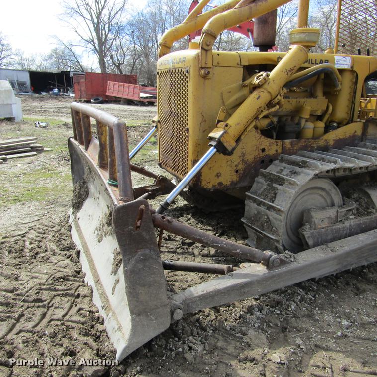 image for item DD2726 1965 Caterpillar D6B dozer