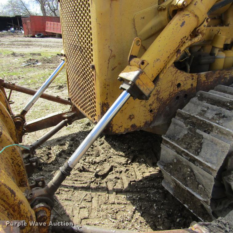 image for item DD2726 1965 Caterpillar D6B dozer