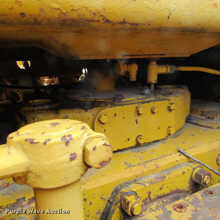 image for item DD2726 1965 Caterpillar D6B dozer