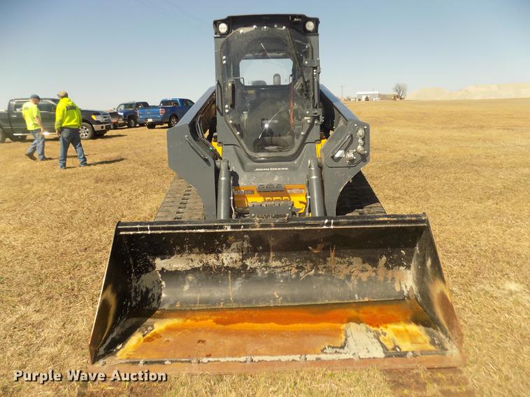 image for item DD2810 2017 John Deere 333G skid steer