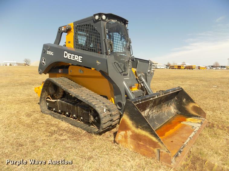 image for item DD2810 2017 John Deere 333G skid steer