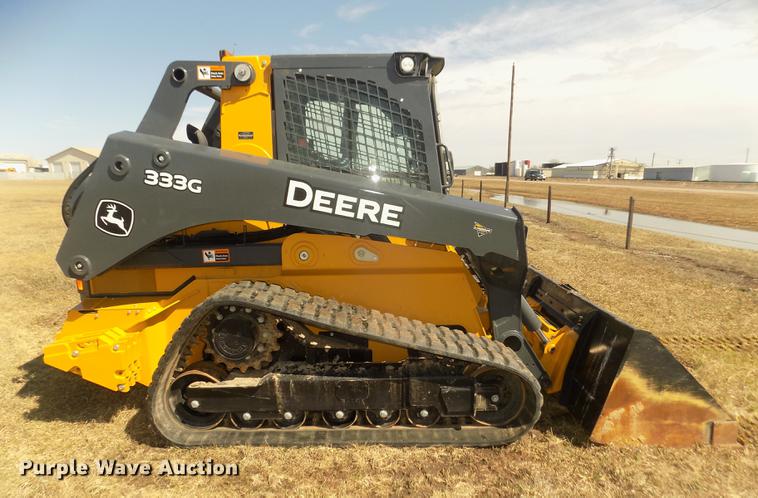 image for item DD2810 2017 John Deere 333G skid steer