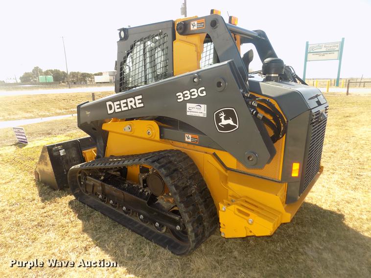 image for item DD2810 2017 John Deere 333G skid steer