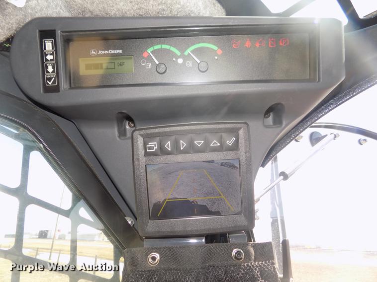 image for item DD2810 2017 John Deere 333G skid steer