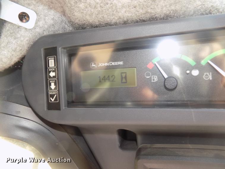 image for item DD2810 2017 John Deere 333G skid steer