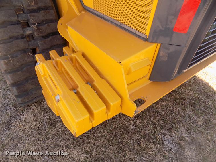image for item DD2810 2017 John Deere 333G skid steer