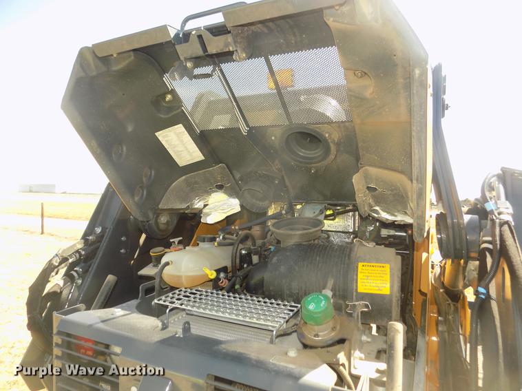 image for item DD2810 2017 John Deere 333G skid steer