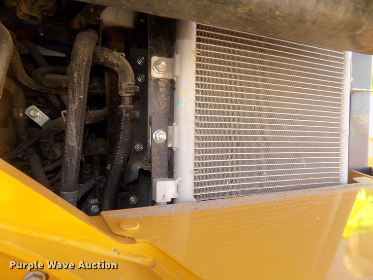 image for item DD2810 2017 John Deere 333G skid steer