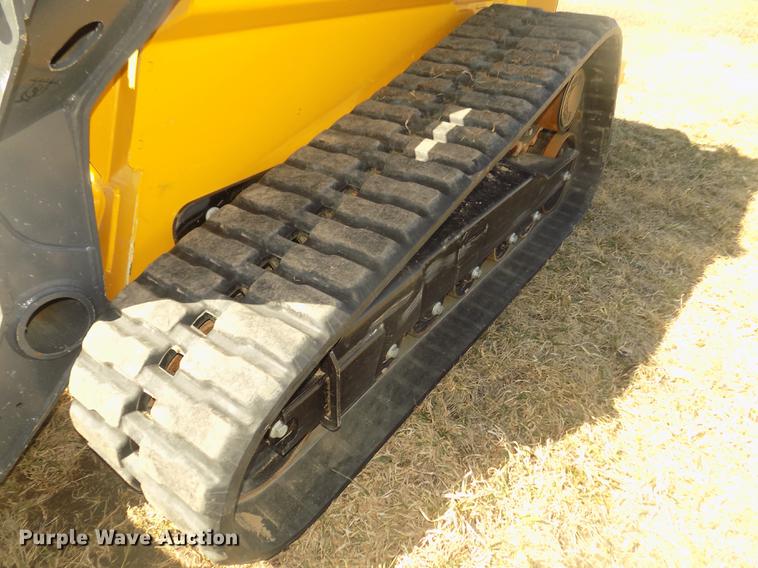 image for item DD2810 2017 John Deere 333G skid steer