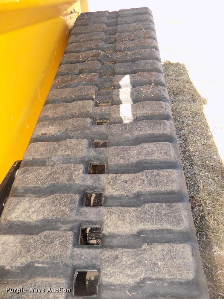 image for item DD2810 2017 John Deere 333G skid steer