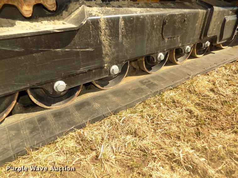 image for item DD2810 2017 John Deere 333G skid steer