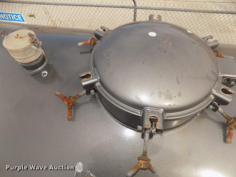 image for item DD2812 J&J 102511 vacuum tank