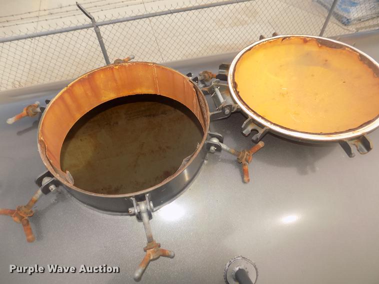 image for item DD2812 J&J 102511 vacuum tank