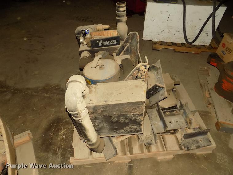 image for item DD2812 J&J 102511 vacuum tank