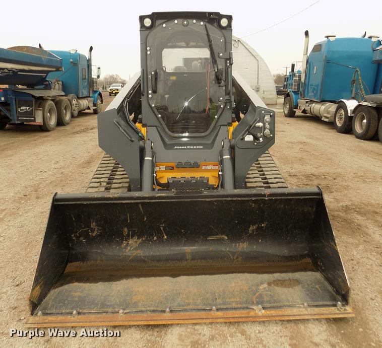 image for item DD2818 2017 John Deere 333G skid steer