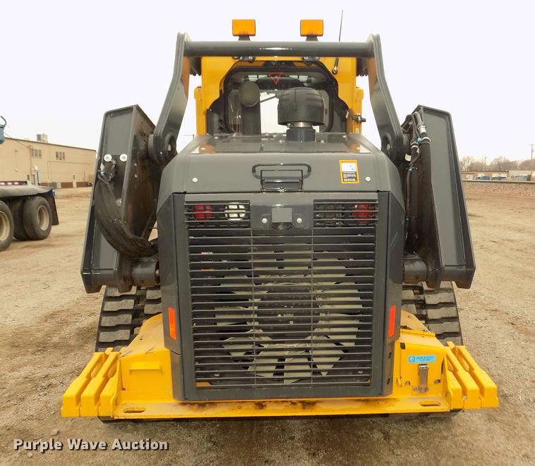 image for item DD2818 2017 John Deere 333G skid steer