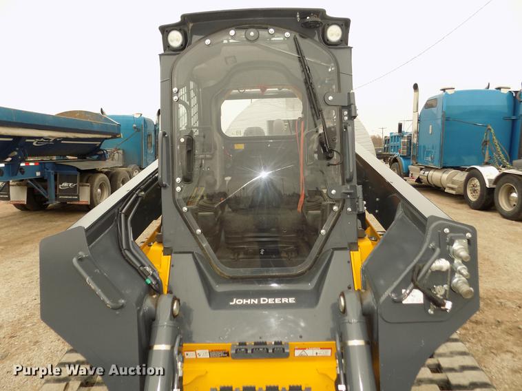 image for item DD2818 2017 John Deere 333G skid steer