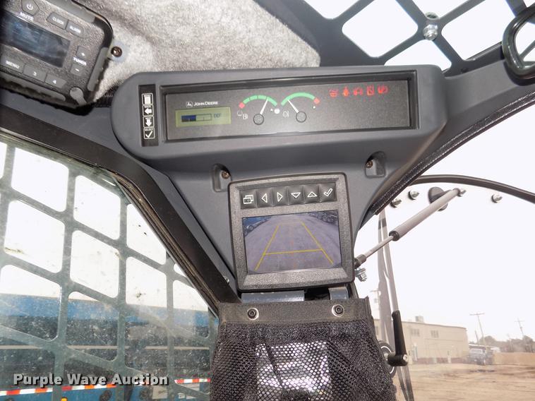 image for item DD2818 2017 John Deere 333G skid steer