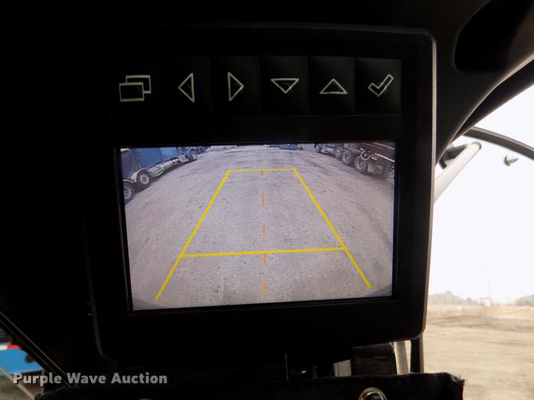 image for item DD2818 2017 John Deere 333G skid steer