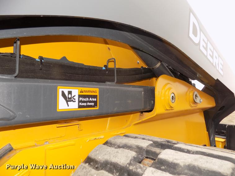 image for item DD2818 2017 John Deere 333G skid steer