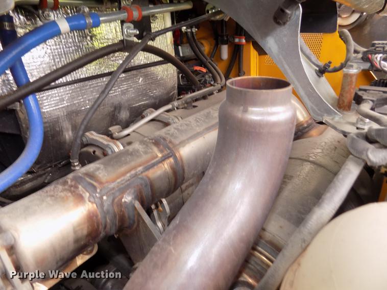 image for item DD2818 2017 John Deere 333G skid steer