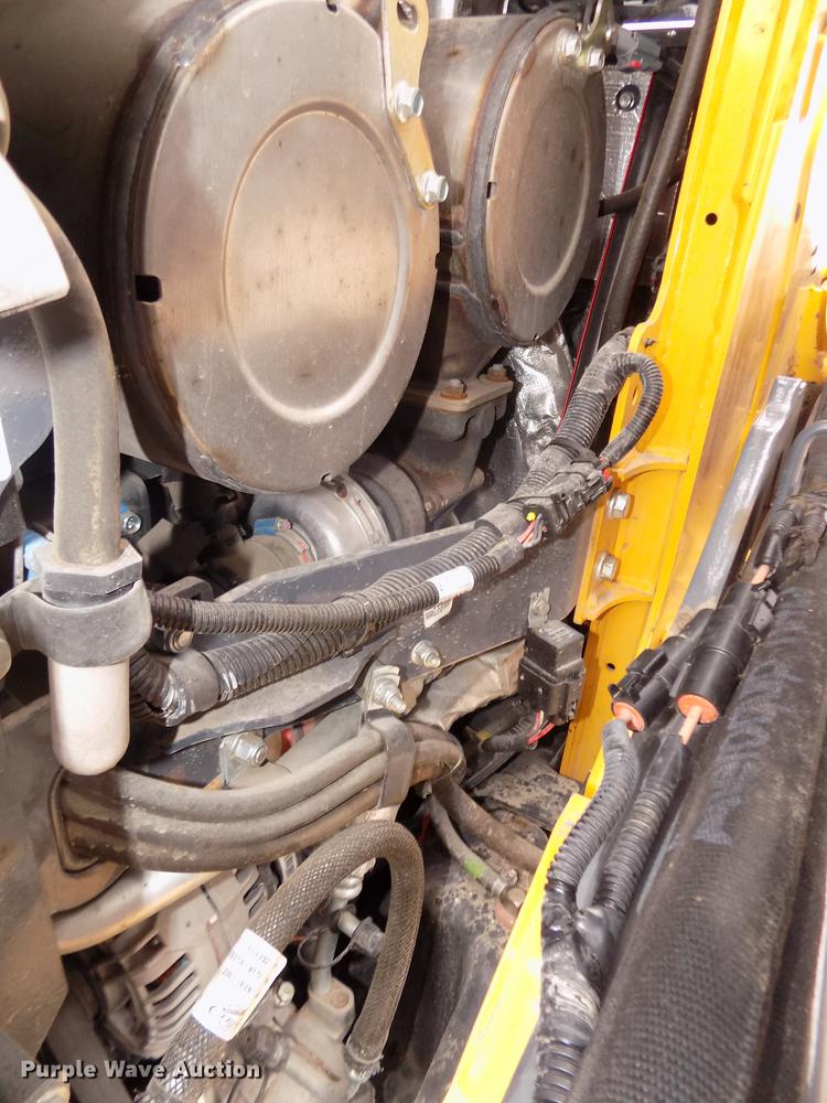 image for item DD2818 2017 John Deere 333G skid steer