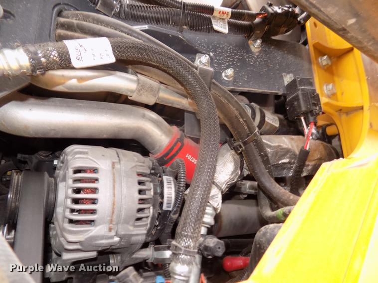 image for item DD2818 2017 John Deere 333G skid steer