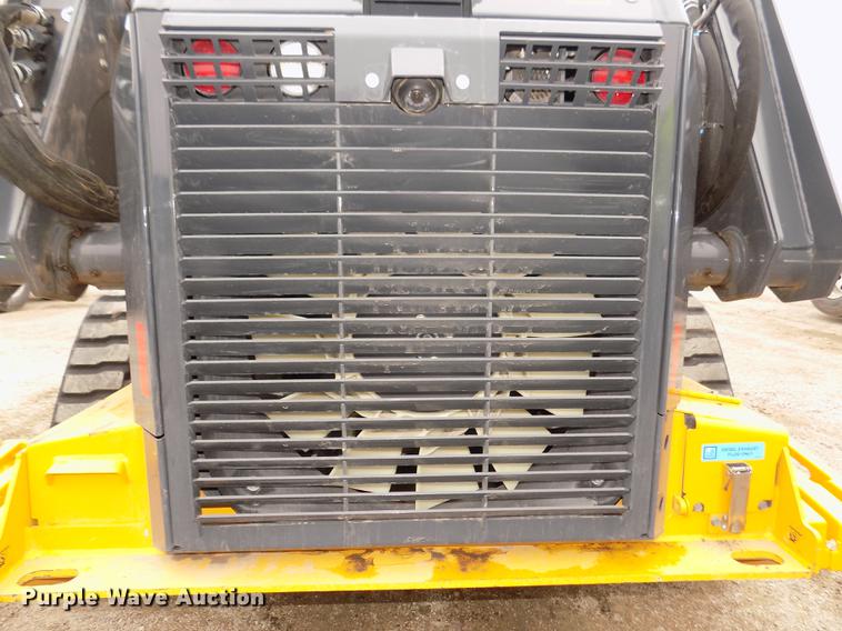 image for item DD2818 2017 John Deere 333G skid steer
