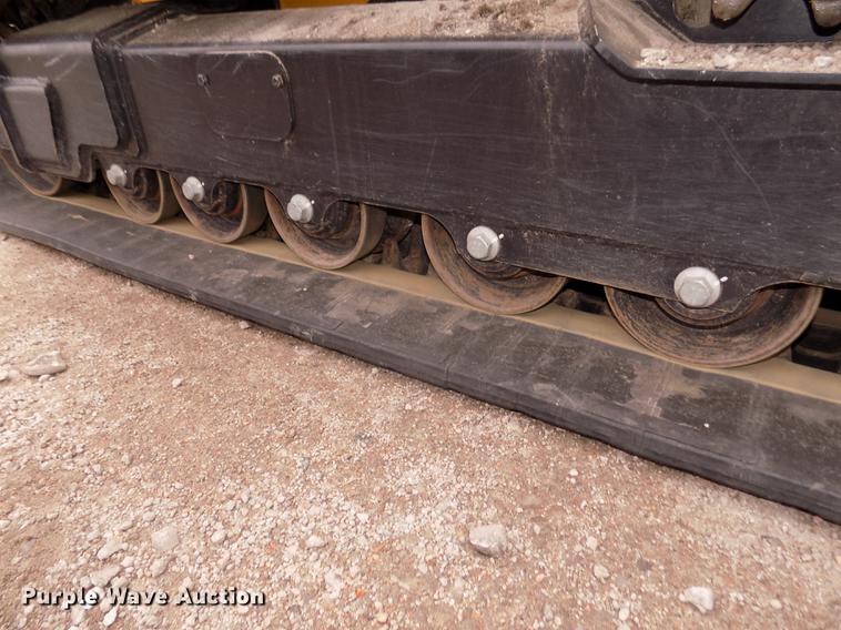 image for item DD2818 2017 John Deere 333G skid steer