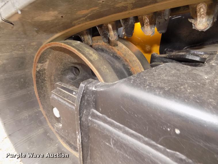 image for item DD2818 2017 John Deere 333G skid steer