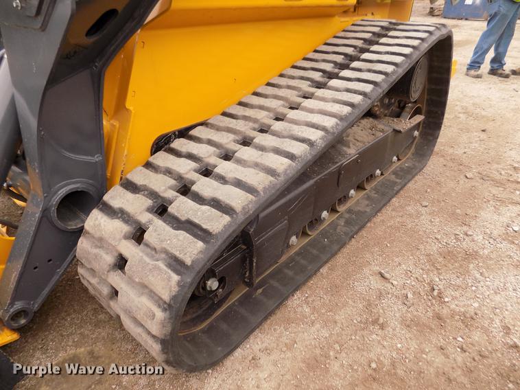 image for item DD2818 2017 John Deere 333G skid steer