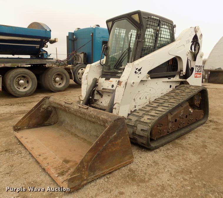 image for item DD2820 2009 Bobcat T320 skid steer